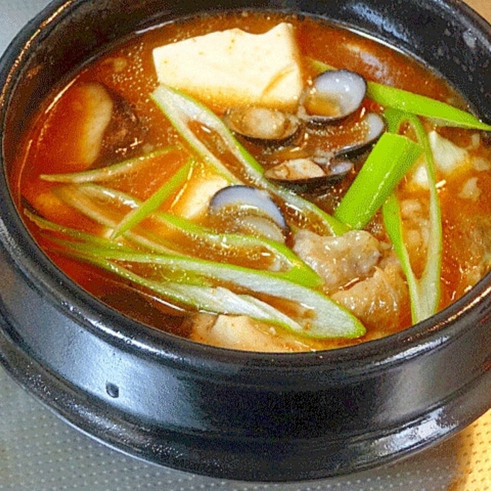 代用のシジミが大ヒット! 「純豆腐鍋風」